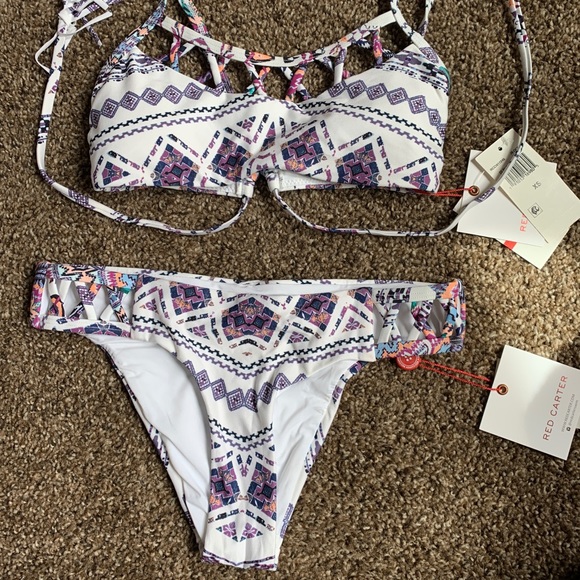 Red carter bikini - Picture 1 of 4